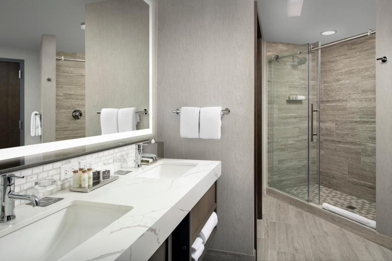 Silver Cloud Hotel Tacoma At Point Ruston Waterfront 외부 사진