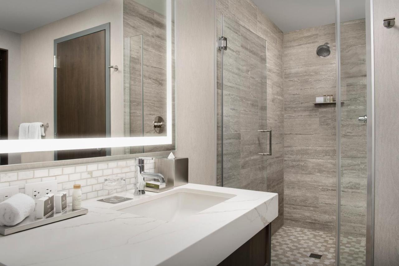 Silver Cloud Hotel Tacoma At Point Ruston Waterfront 외부 사진